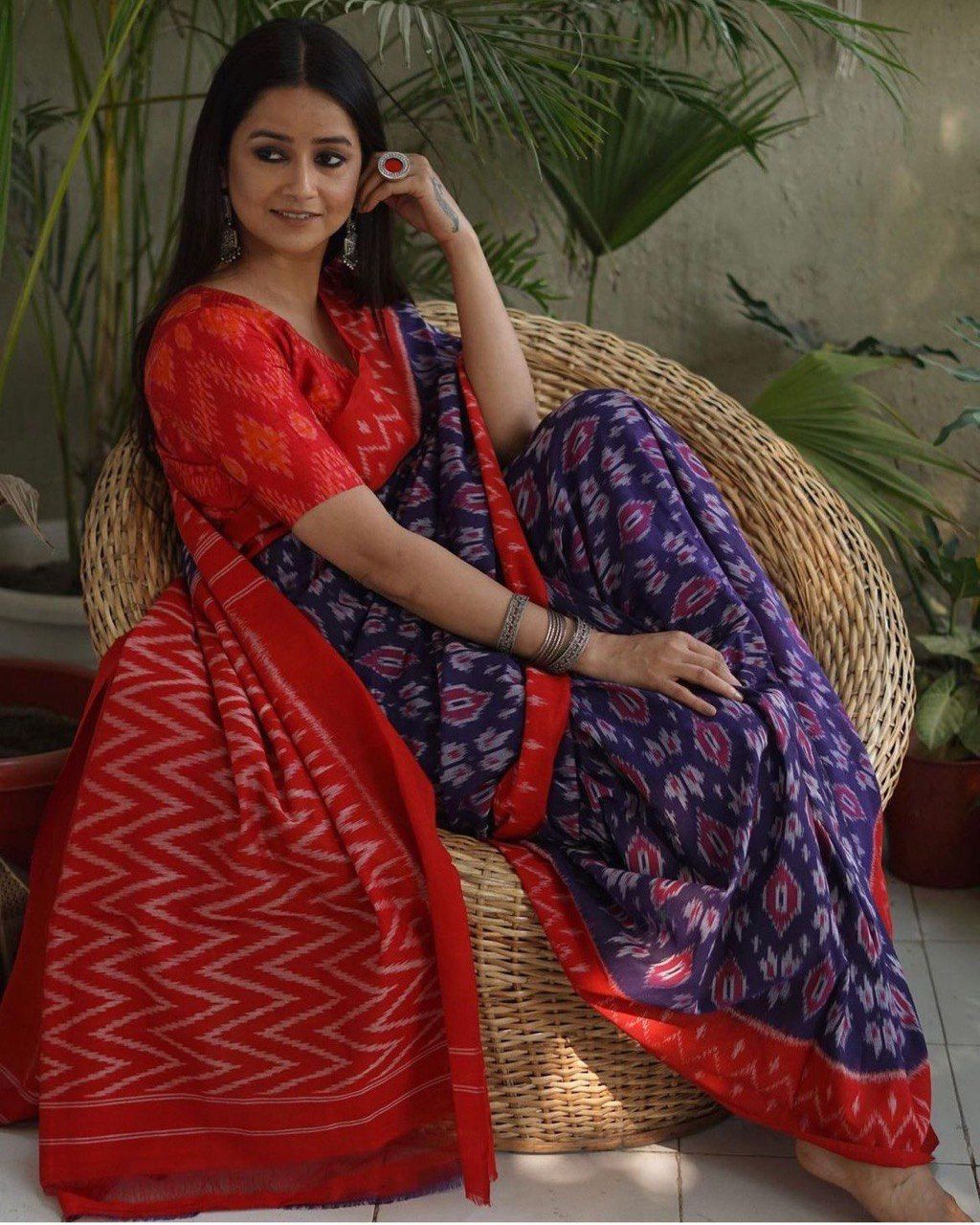 Mg239  Plain Linen Designer Saree Catalog